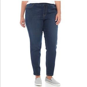 Blue skinny jeans from Belk with tags, never worn.